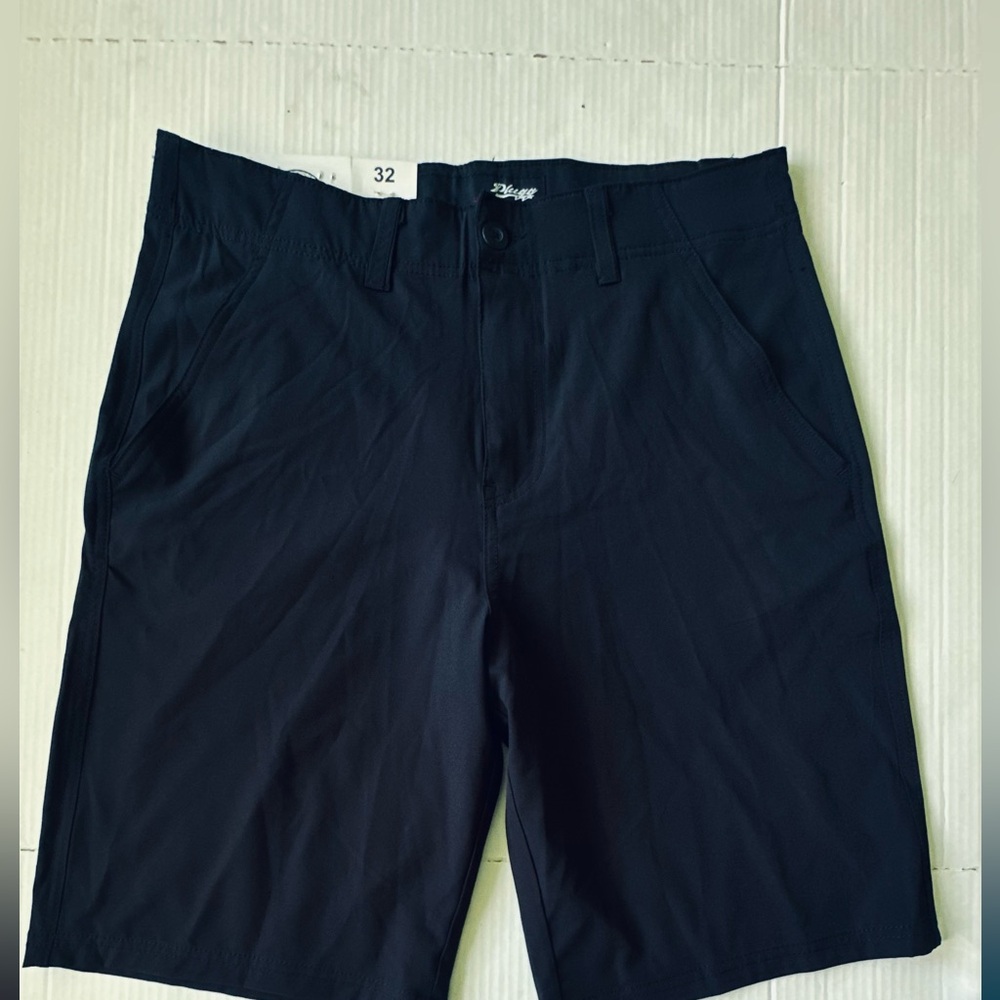 PLUGG CLOTHING Men's Shorts SIZE 32 Technical Flat Front New w/Tag